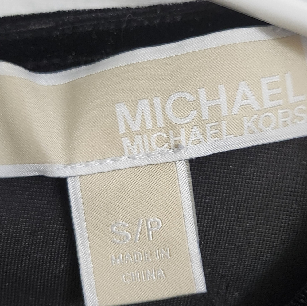 Michael Kors velvet short sleeve top. Amazing condition! Final price - Picture 2 of 4